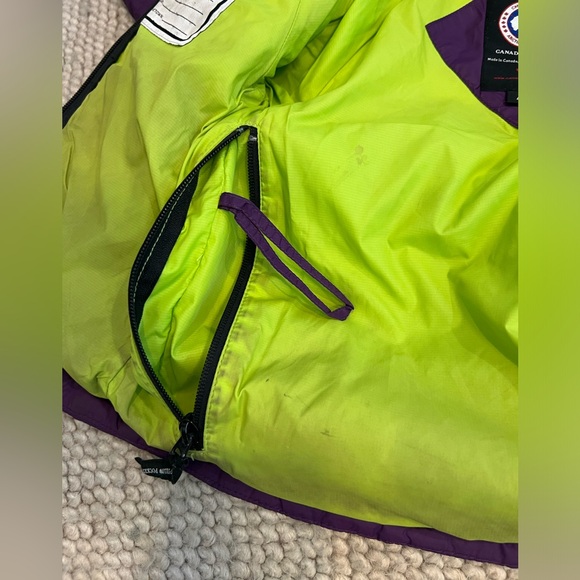 CANADA GOOSE Kids down puffer jacket EUC Sz. 4-5 - Picture 3 of 6